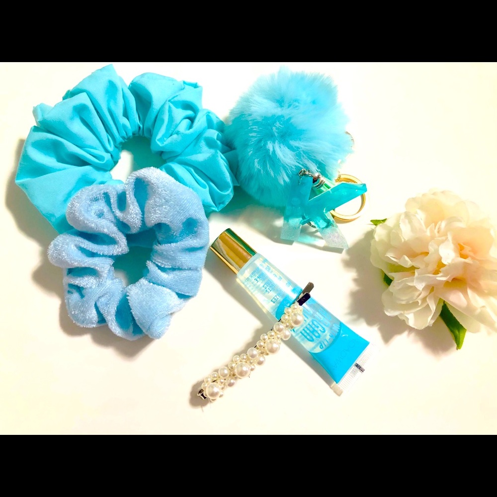 Handmade scrunchie and resin chainkeys